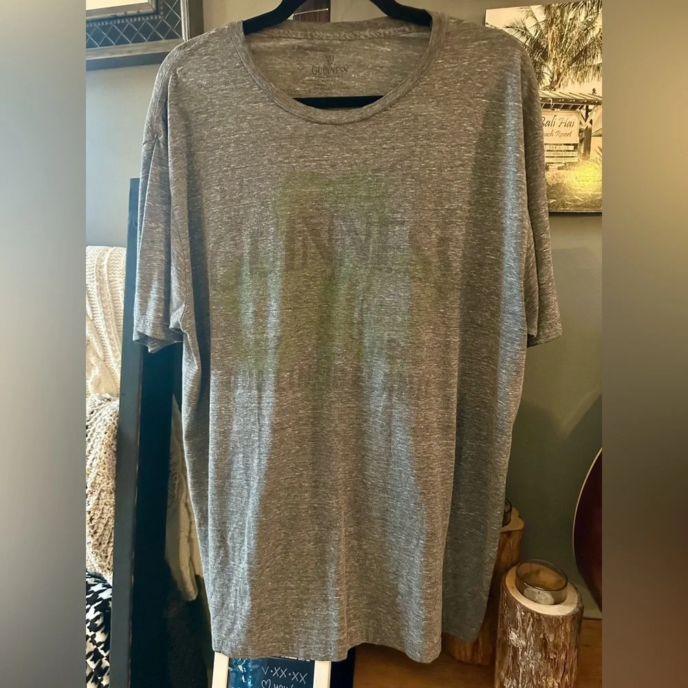 Guinness Gray Graphic Men's T-Shirt 🍺 - Picture 1 of 2